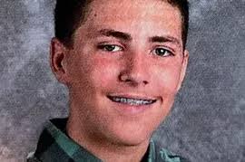 Teacher admits sleeping with pupil after naked selfie is sent around school 