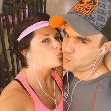 Angela Lauer (@lauerange)