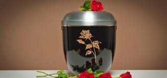 Das atelier bietet seit seiner gründung 1998 individuell gestaltete urnen an. Die Passende Urne Kosten Und Materialien