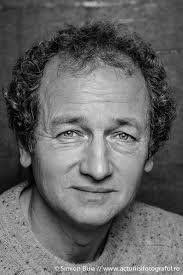 Forum filmu un studio in cautarea unei vedete. A Studio Searching For A Star 1988 Movie Where To Watch Streaming Online Plot