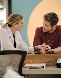 The Resident Season 2 Episode 8 Review Heart In A Box The Resident Tv Show Matt Czuchry Resident