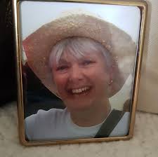 Hello I was just wondering if anyone knew anyone who would do a 80th  birthday cake for my grandma