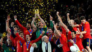 Juara dunia piala dunia 2006 ini pun memanggil 13 pemain langganan tim nasional yang akan bergabung dalam 23 orang skuad untuk piala konfederasi di afrika selatan. Final Piala Dunia 2010 Waka Waka Afrika Dan Lahirnya Raja Baru Kumparan Com