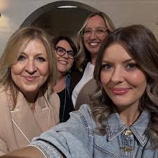 Darlene Zschech and friends 📱❤️😁