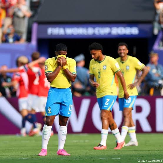 Brasil perde para Noruega e está fora da Copa