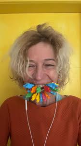 Immer wach .. not easy to find the right brush for the between teeth ..  😀🤟🏻