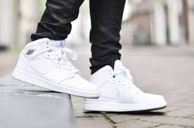 Cozy Girl On Kicks Adidas Sneakers Women Adidas Sneakers Outfit Sneakers