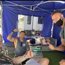 As field reporter lauren phillips prepared to read the coming forecast, hemsworth walked up and offered to help. Chris Hemsworth Shows Off His Bulging Biceps On The Set Of Thor Love And Thunder Duk News
