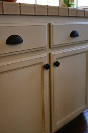 A Few Months Ago I Was Hired To Paint The Dated Oak Cabinets In This Spacious Kitc Chalk Paint Kitchen Annie Sloan Kitchen Cabinets Kitchen Cabinets Makeover
