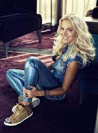 Her music career began at the age of nine. 14 Dara Rolins Ideen Fotogalerie Eile Charakter