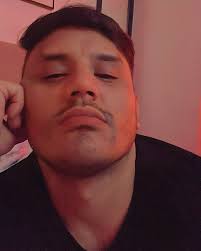 DALE, INGRID, DALE, cerrame la botella de Coca grande.