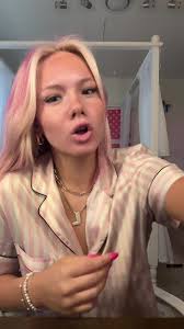 How Old Is Lucie Noelle