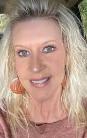 Lace front makeup tips for a realistic look