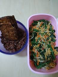 Itulah beberapa cara yang bisa kamu lakukan untuk menghilangkan noda gosong dan kerak pada panci. Urap Tempe Goreng Agak Gosong Nasi Merah Makanan Makanan Dan Minuman Resep
