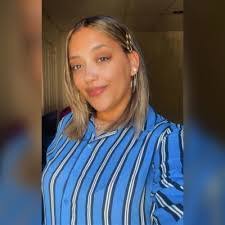 Annie Hobson's Instagram, Twitter & Facebook