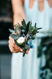 Anstecker Zur Hochzeit Mit Eukalyptus Tolle Ideen In Der Bildergalerie In 2020 Anstecker Hochzeit Hochzeitsanstecker Hochzeit