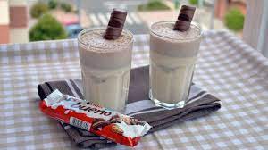 Kinder Bueno Milkshake Easy Homemade Kinder Bueno Milkshake Recipe Milkshake Recipes Healthy Milkshake Milkshake