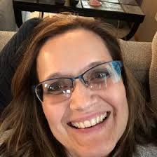 Lisa Lemley's Instagram, Twitter & Facebook