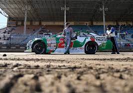 Even the racing block's material is different. Illinois Truck Equipment Allen Crowe 100 Arca