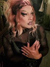 UPDATE: SOLD Mineral at Che Cafe (1997?) This was never used in the zine,  so the print is clean. 4x6 $7 ppd in the US/$8 world. PayPal or Venmo. DM  to claim.