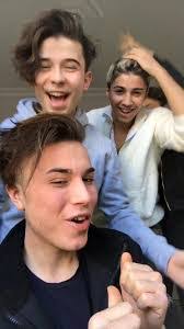 Eva Dalton's Instagram, Twitter & Facebook