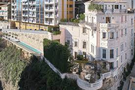 Prix dans les supermarchés prix dans les restaurants prix des vêtements et des chaussures prix du logement et salaires sports et loisirs. 157 000 M Le Prix Incroyable D Une Villa A Vendre A Monaco