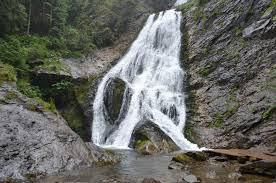 Cele mai frumoase cascade din romania. Top Cele Mai Frumoase 15 Cascade Din Romania Pe Care StrÄƒinii Vin SÄƒ Le VadÄƒ Antena 1
