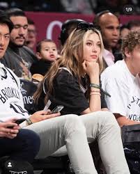 包硬！怪〇现身NBA赛场穿球衣配黑丝小秀性感风- 新未名空间