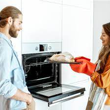 Mini fırınlar pratik kullanılışı, temizliğinin kolay olması ve istediğimiz yere kolayca taşıyıp kullanabildiğimiz için her evde olması gereken küçük ev aletlerinden biridir. Ceyiz Alisverisinde Firin Alirken Nelere Dikkat Etmeli