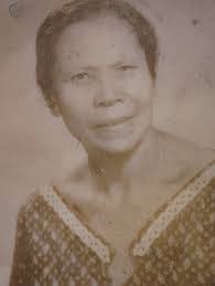 Lindsey Ellsworth's Instagram, Twitter & Facebook