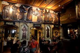 Drinking in London's History on a Historic London Pub Tour - Luxe Adventure Traveler