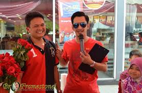 We did not find results for: Sejambak Bunga Ros Segar Sempena Hari Ibu Dari Shell Malay Flickr