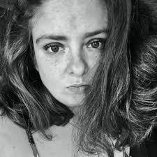 Vicki Scott's Instagram, Twitter & Facebook