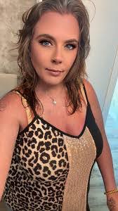 Taylor Hawks's Instagram, Twitter & Facebook