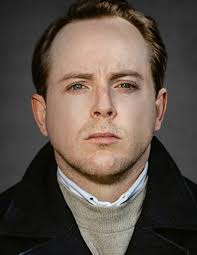 Tom Budge's Instagram, Twitter & Facebook