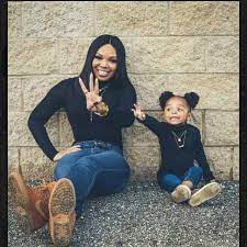 Snag This Look Mommy And Me Outfits Mommy Thrives Mommy Daughter Outfits Mommy Daughter Photography Mommy Daughter Photoshoot