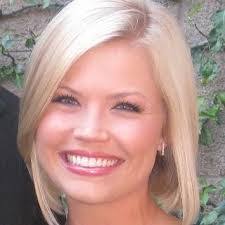 Hillary Hays's Instagram, Twitter & Facebook