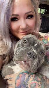 Show me your dogselfies pittymommies! It took a 1000 pics to have only 1  good one together🤣 This is me and my girl Bones🥰 Thank you for all your  beautifull pics❤️ As