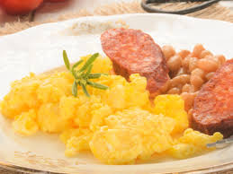 Add the cooking oil and the onion to the frying pan and cook for 1 minute. Scrambled Eggs With Chorizo Nutrition Facts Eat This Much