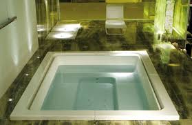 Keine kenntnis der materie _. Hoesch Transponiert Antikromische Bader Und Wellnessrituale Auf Heutige Anforderungen Mini Whirlpool Oder Grosse Whirlpools Fur Mehrere Personen