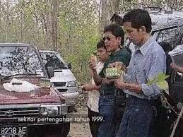 Skrg kelihatan tua berkerut dan hitam demi pengabdian kpd rakyat yg kadang tidak tahu bertrima kasih. Beredar Foto Jadul Jokowi Muda Diambil Di Kawasan Blora