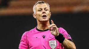 I have full respect for bjorn kuipers and he is one of the best referees of all time, he also managed the game last night superbly. Uefa Bestatigt Schiedsrichter Fur Em Finale Niederlander Bjorn Kuipers Pfeift Italien Gegen England Sportbuzzer De