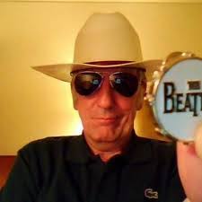 Alberto Raya's Instagram, Twitter & Facebook