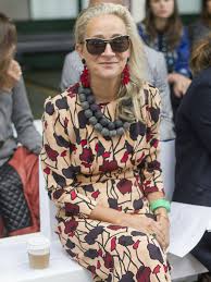 How To Dress Incredibly Cool Well Into Your 50s Over 50 Womens Fashion Fashion 50 Fashion