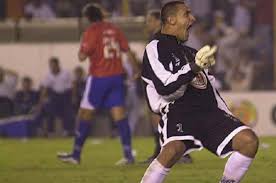 Compare santos and boca juniors. Fabio Costa Foi Heroi Em 2003 E Santos Eliminou Nacional Uru Nos Penaltis Pela Libertadores Vavel Brasil