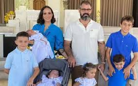 Filha de Juliano Cazarré é internada no CTI e família atualiza estado de saúde