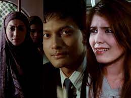 Film karya hanung bramantyo ini sempat sangat booming di dunia perfilman indonesia pada tahun 2008. 10 Tahun Berlalu Intip Gaya Terkini 7 Pemain Ayat Ayat Cinta Kumparan Com