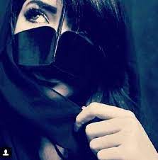 في عيونك جمال وفي عيوني غزل خلي العيون تنظم لك قصيد وتبوح الحقيقه انا فالوصل فاقد امل بس خليني اشبع م girl hiding face cute girl photo girl photography poses