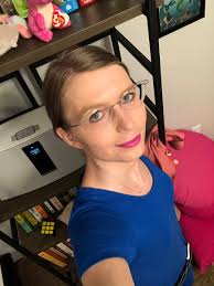 Barack obama commuted her sentence in january 2017. Chelsea E Manning On Twitter Hi All Still Here Sending Love