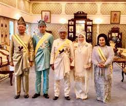 The title traces its origin from the times of the old pahang sultanate, and was historically known simply as shahbandar ('harbourmaster'). Najib Jelaskan Gelarannya Orang Besar Berempat Mynewshub